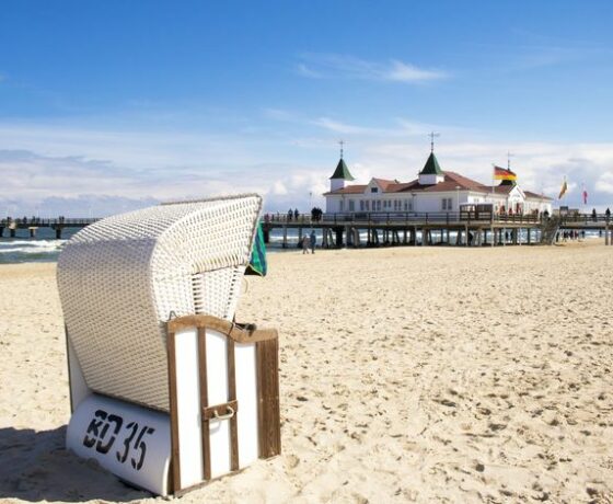 Ein Strandkorb am Strand von Usedom