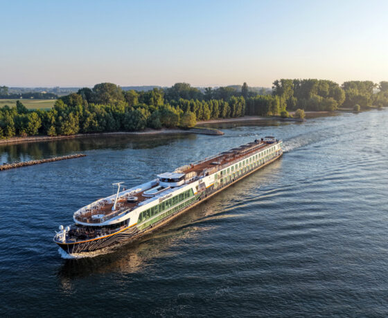 Flusskreuzfahrtschiff auf dem Rhein