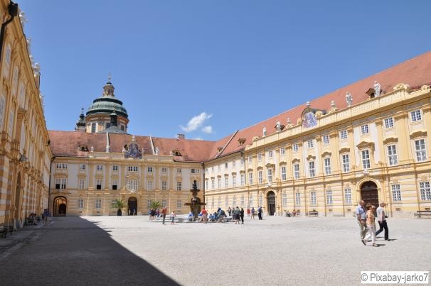 Innenhof eines Schlosses