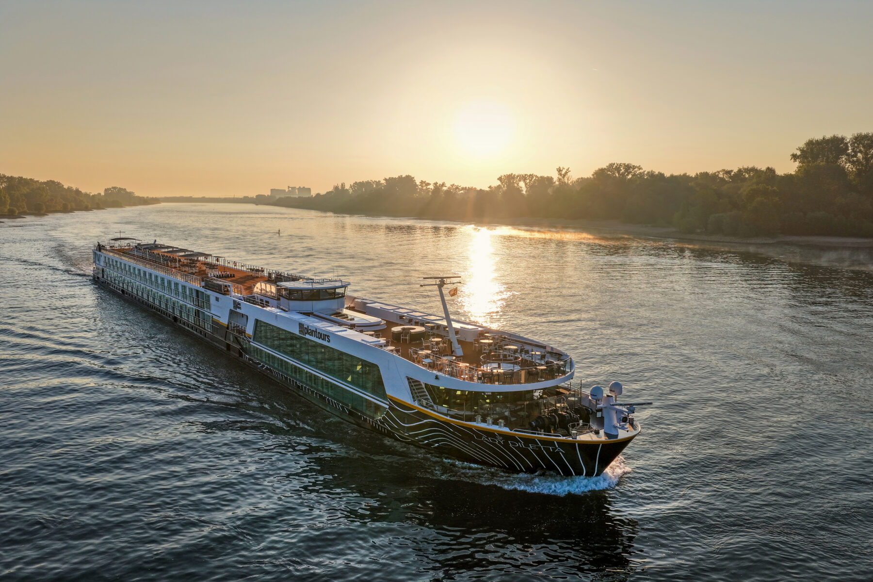 Schiff auf einem Fluss