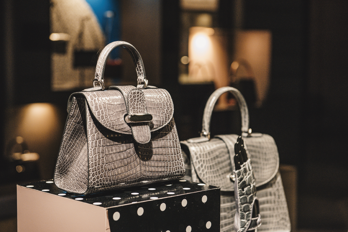 Zwei Handtaschen