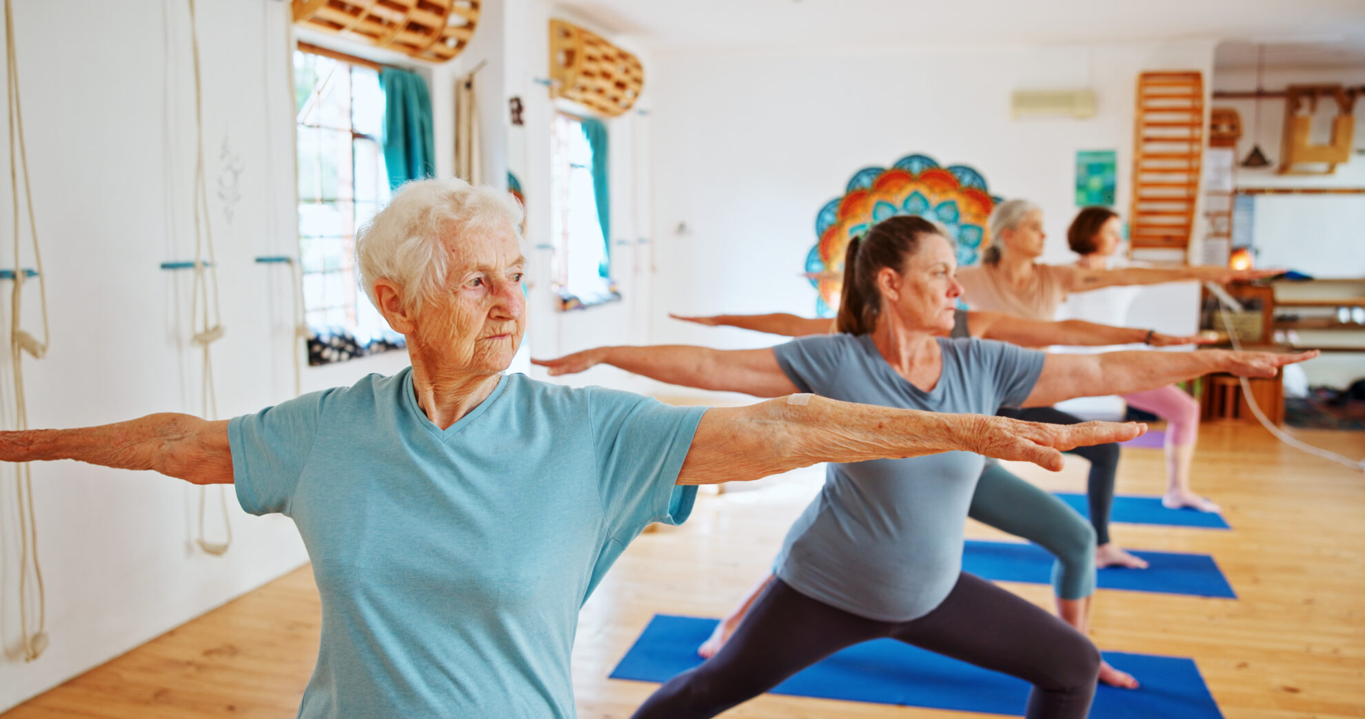 Senioren beim Yoga