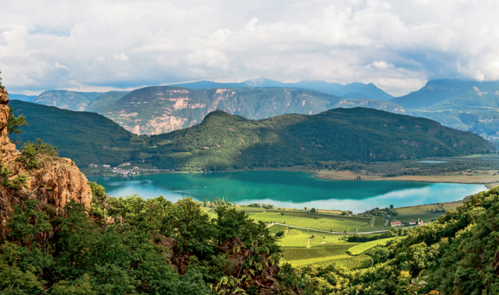 Blick über ein Gebirge