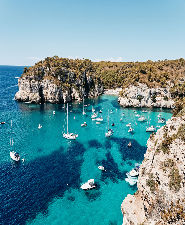 Bucht mit schiffen Menorca